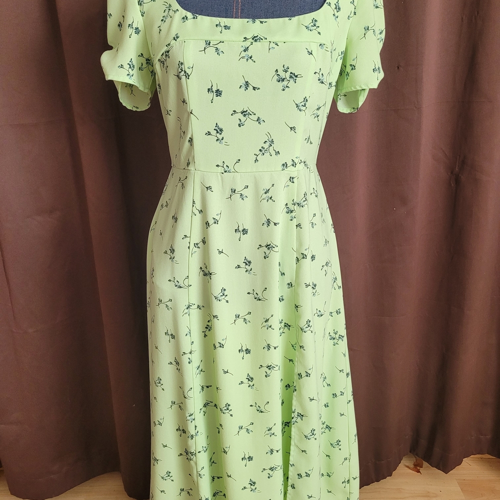 Leith Light Green Floral Midi Dress